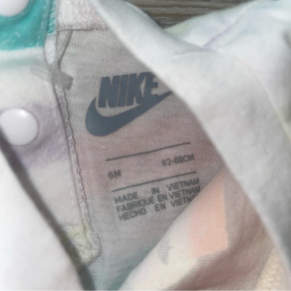 ⭐Nike Baby Girls Romper 6M⭐ - Picture 3 of 3